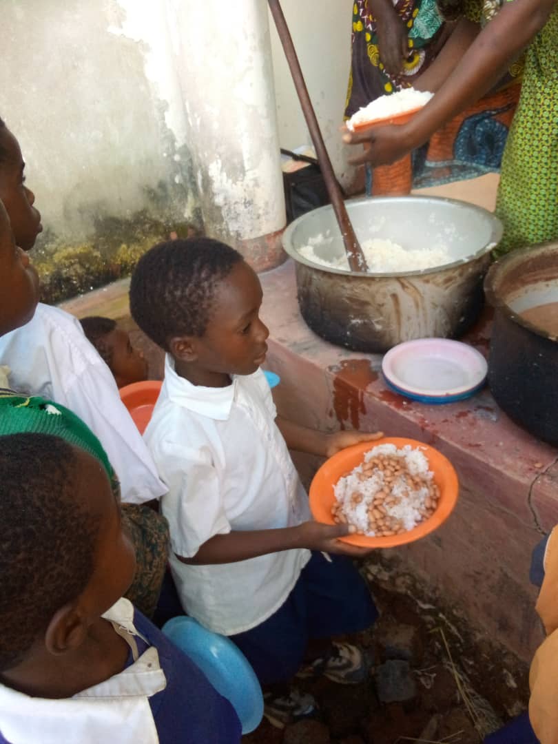 Ocrotitoarea parohiilor din Nyamahana şi Makota, Maica Domnului - Izvorul Tămăduirii Ocrotitoarea parohiilor din Nyamahana şi Makota, Maica Domnului - Izvorul Tămăduirii