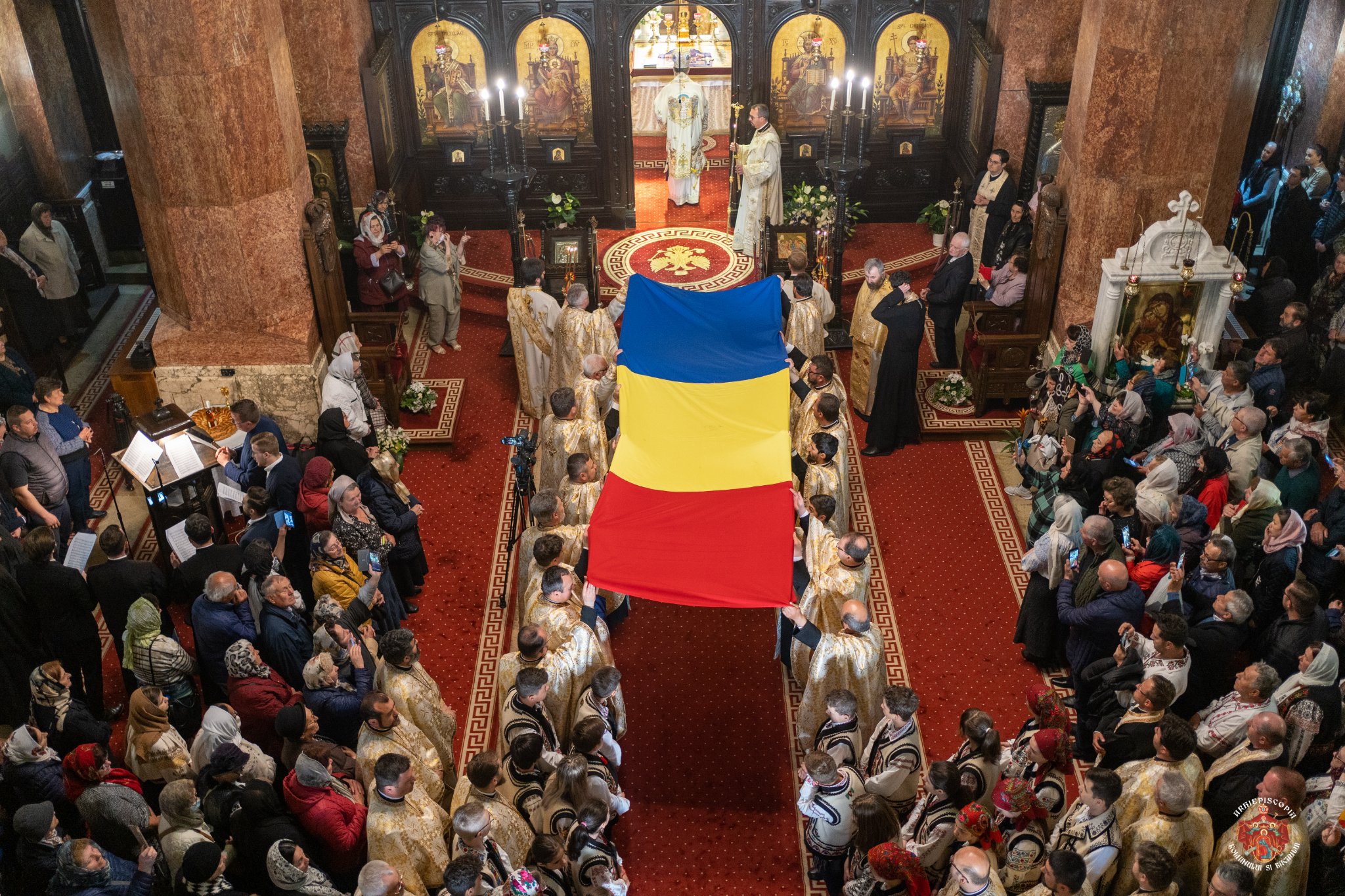 Delegaţie din Eparhia Romanului şi Bacăului, la Ziua Regalității din Alba Iulia