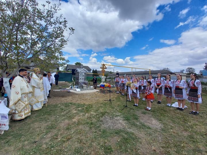 Slujbă arhierească la Parohia Briceni