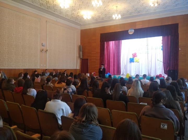 PS Antonie a înmânat diplome elevilor Colegiului de Industrie Ușoară din Bălți