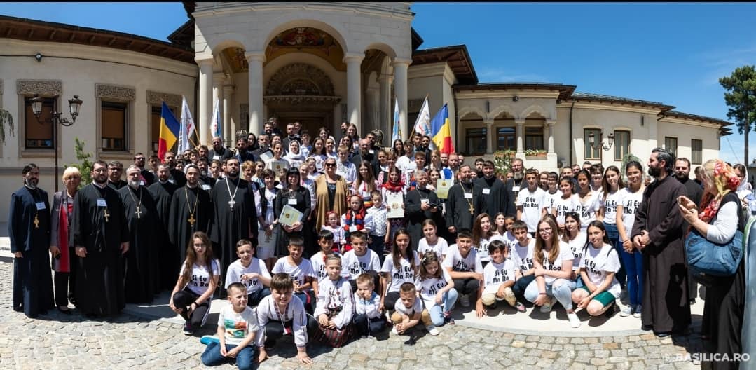 Patriarhul României a premiat Grupul Catehetic al Parohiei „Acoperământul Maicii Domnului”, din Episcopia de Bălți