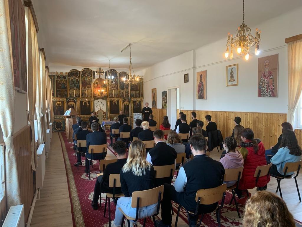 Atelier de lucru cu tematică isihastă, la Liceul Teologic „Episcop Melchisedec” Roman