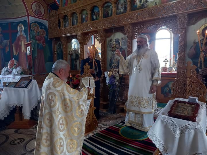 Slujire arhierească în Parohia Chetrosu-Drochia