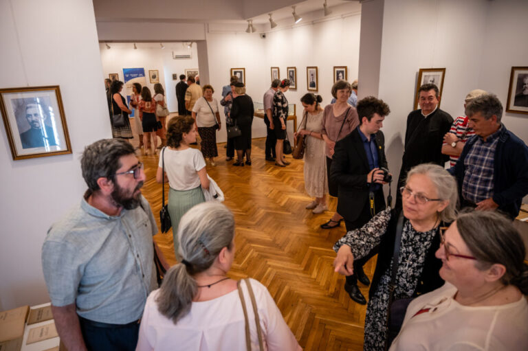 Expoziție documentară dedicată Bicentenarului Teologiei arădene