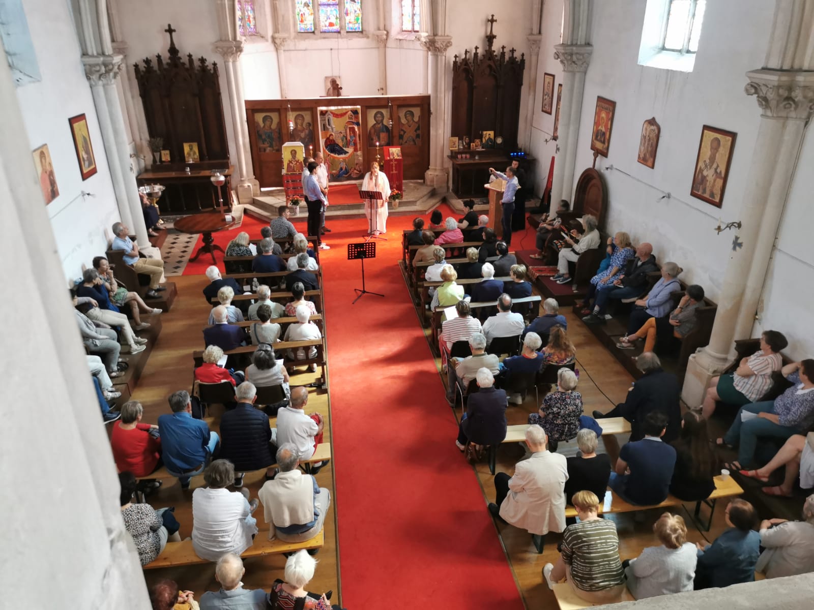 Hesychia – concert de muzică bizantină pentru sprijinirea mănăstirii Godoncourt