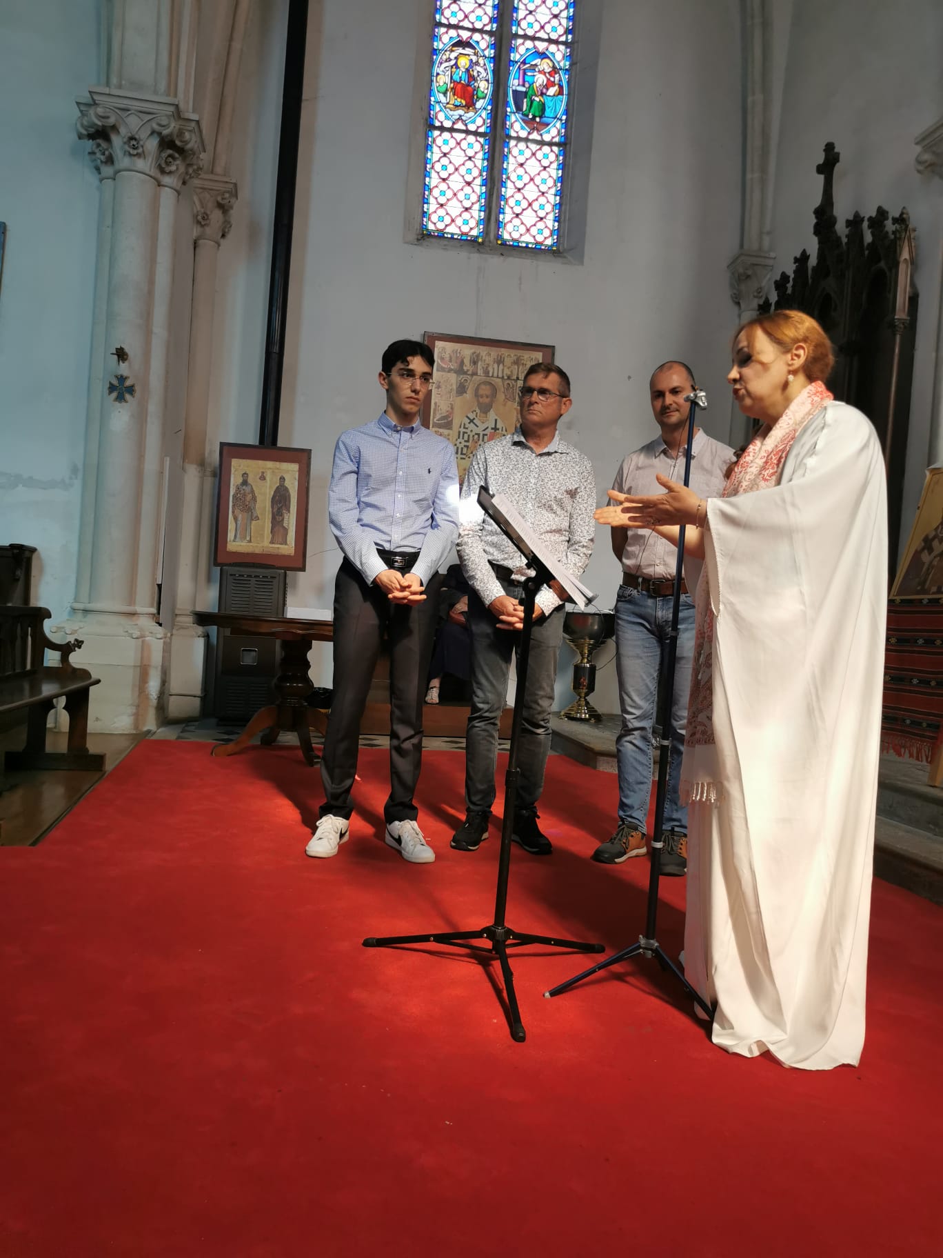 Hesychia – concert de muzică bizantină pentru sprijinirea mănăstirii Godoncourt Hesychia – concert de muzică bizantină pentru sprijinirea mănăstirii Godoncourt