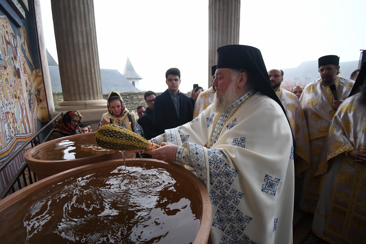 Primul hram din anul calendaristic 2022, la Mănăstirea Hadâmbu