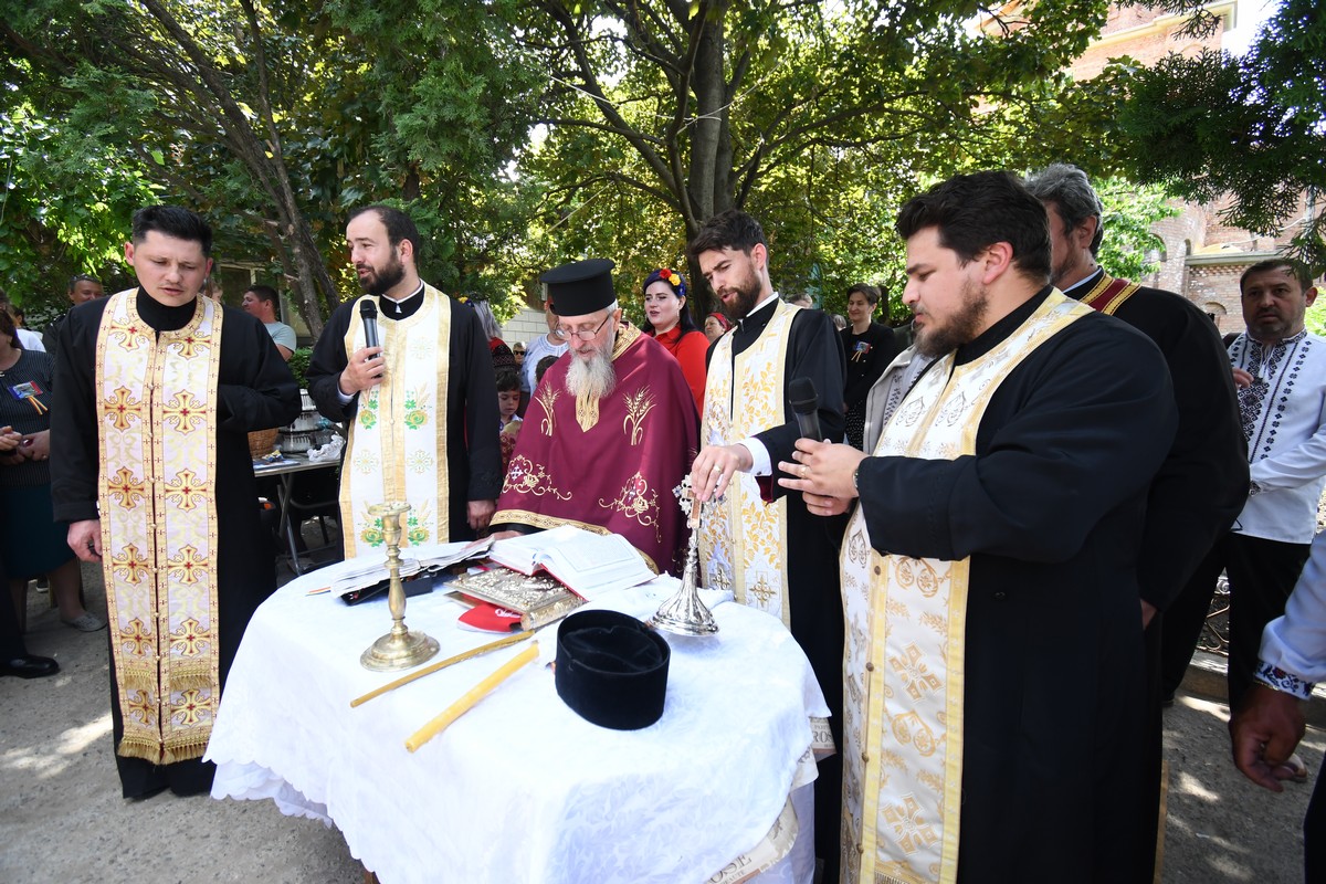 Manifestări religioase şi culturale de Ziua Salcâmului, la Andrieşeni