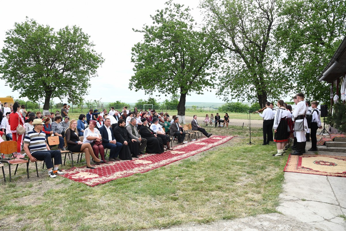 Manifestări religioase şi culturale de Ziua Salcâmului, la Andrieşeni