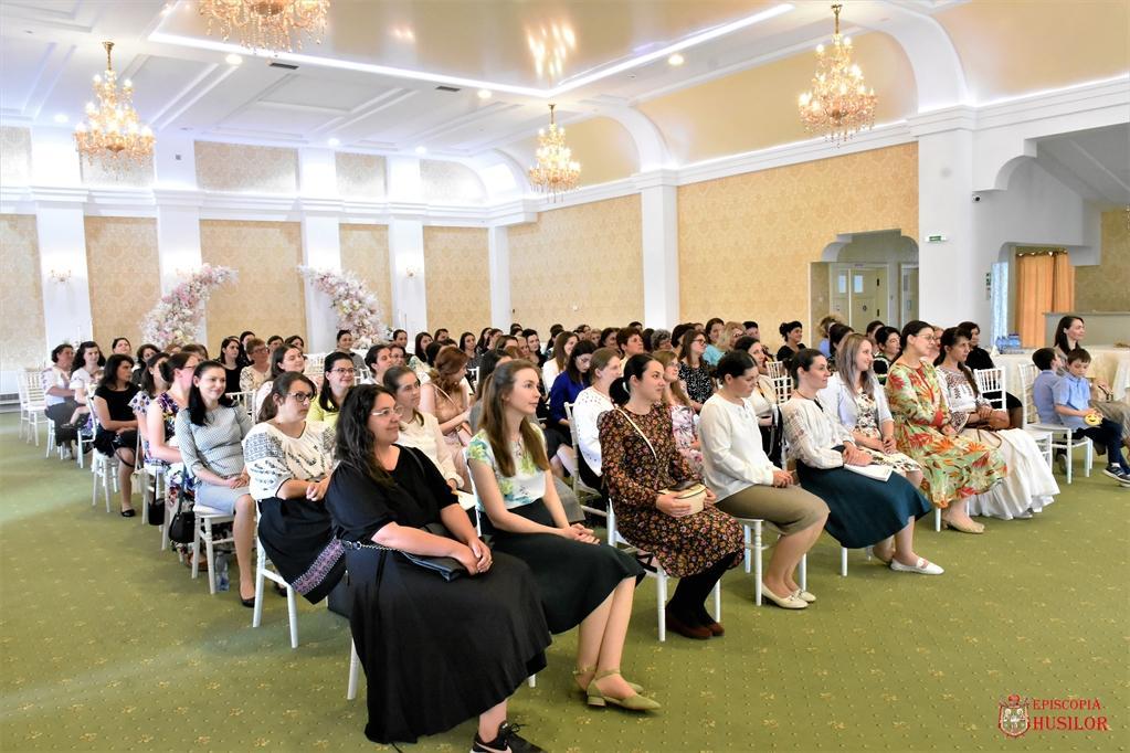 În Episcopia Hușilor a avut loc a II-a ediție a Întâlnirii tuturor doamnelor preotese din Eparhie
