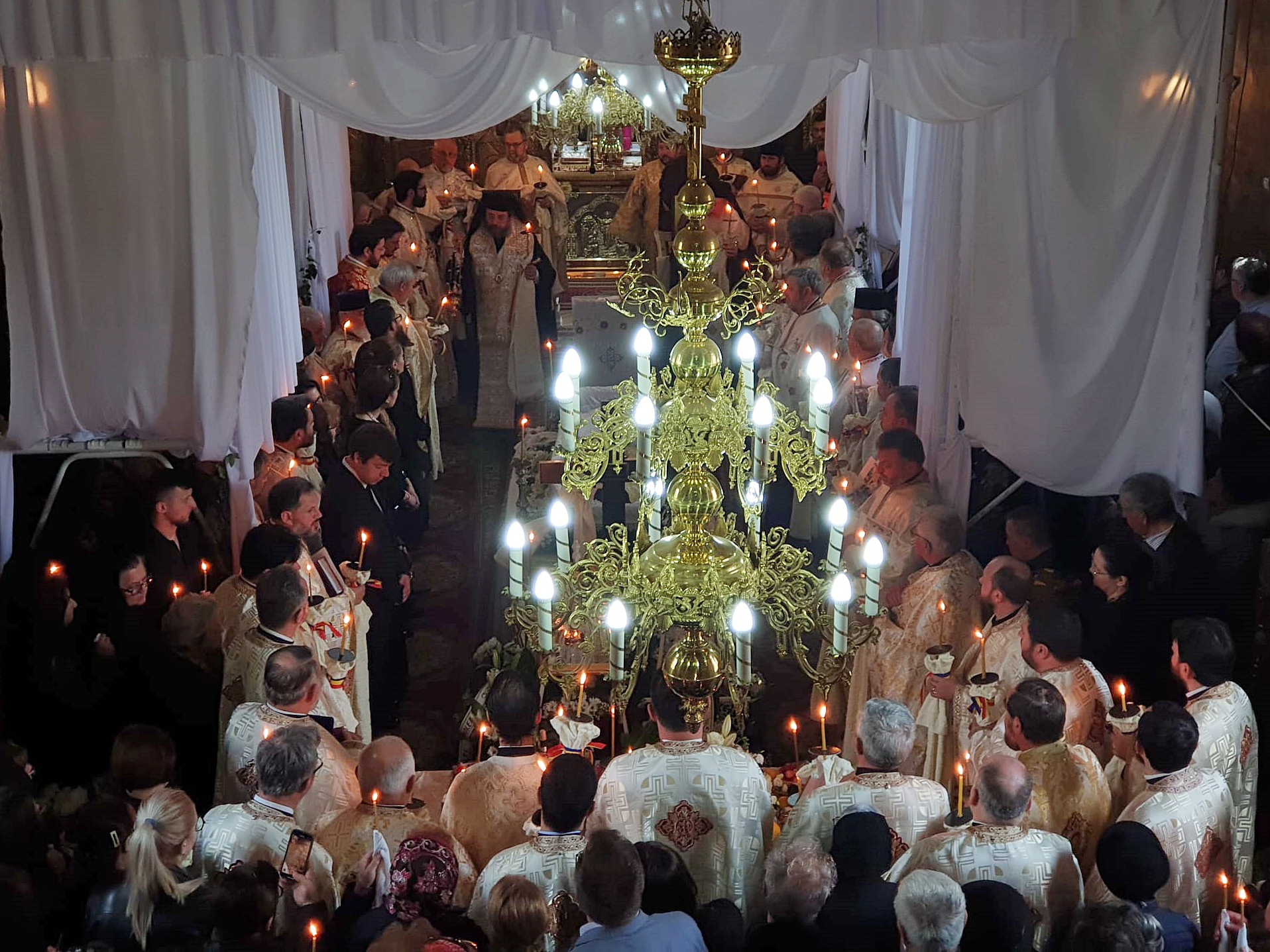 Părintele Ion Papuc de la Parohia „Sfântul Gheorghe” Piatra Neamț a fost înmormântat la cimitirul Pietricica