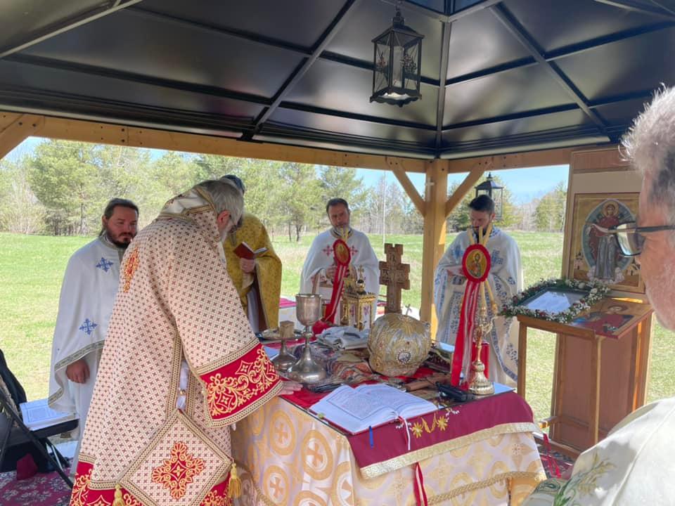 Hramul Mănăstirii „Sfântul Efrem cel Nou” de la Mono (Ontario)