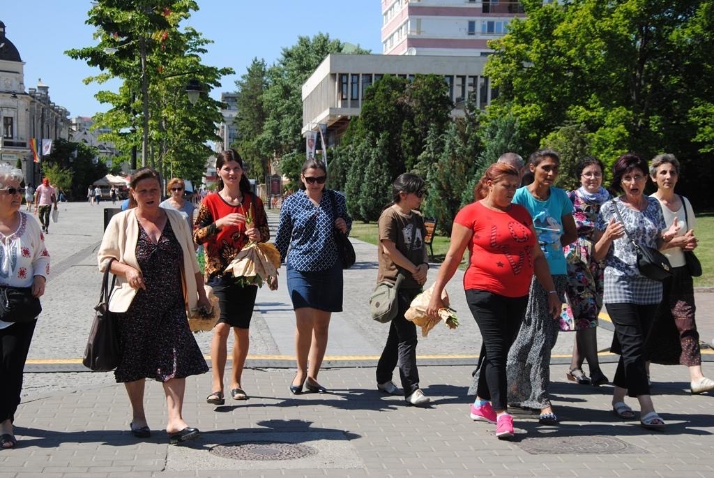 Pro Vita Iași: 50 de mame fericite și altele 50, marcate pe viață