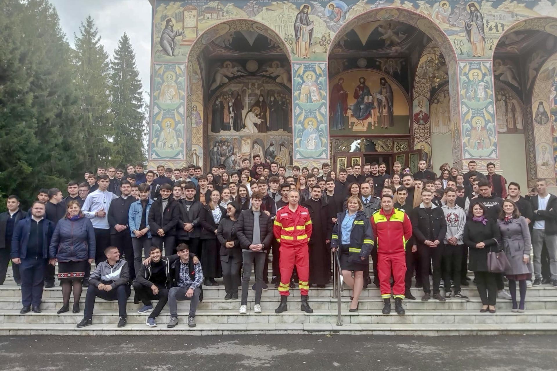 Instructaj PSI-SU la Seminarul Teologic Liceal Ortodox „Veniamin Costachi“ de la Mănăstirea Neamț