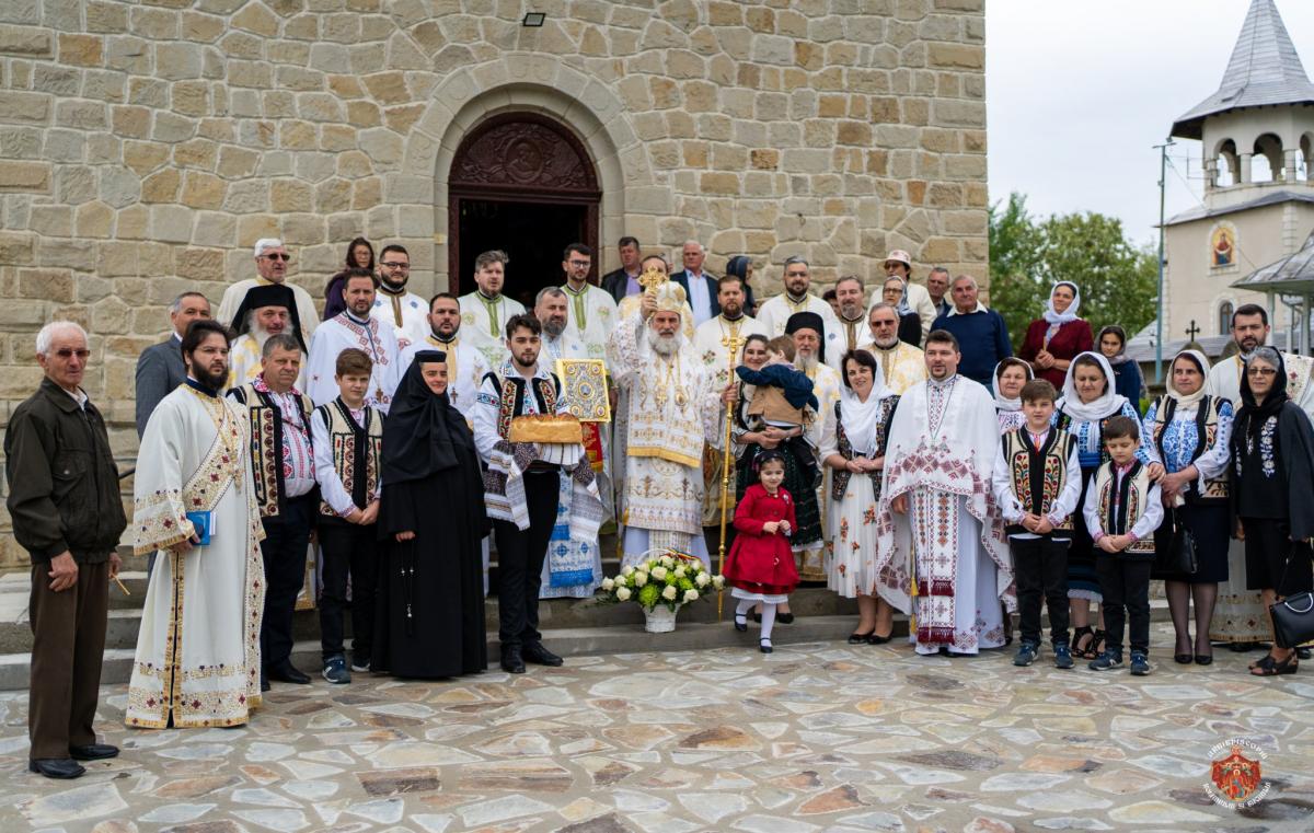 Prezență arhierească la Mănăstirea Măgura Ocnei, judeţul Bacău