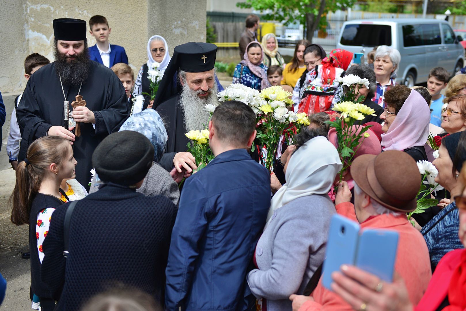 Părintele Mitropolit Teofan a săvârșit slujba Botezului pentru cel de-al optulea copil al familiei preotului Andrei Smeu