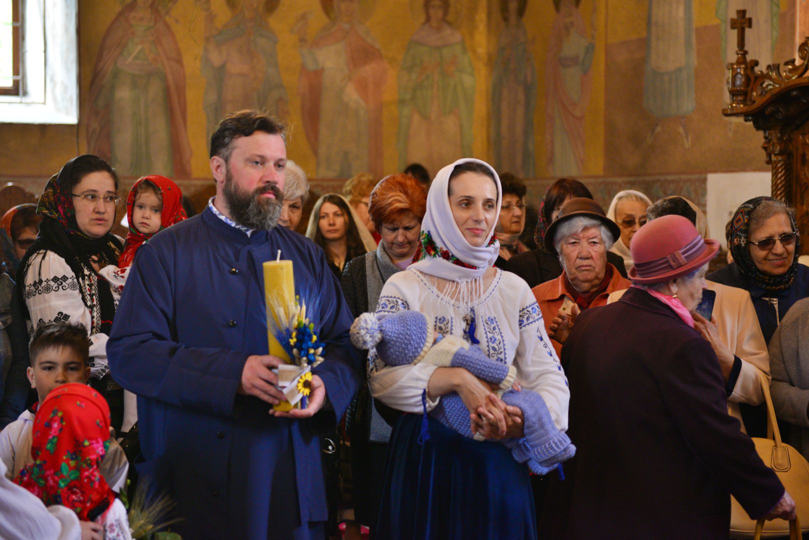 Părintele Mitropolit Teofan a săvârșit slujba Botezului pentru cel de-al optulea copil al familiei preotului Andrei Smeu