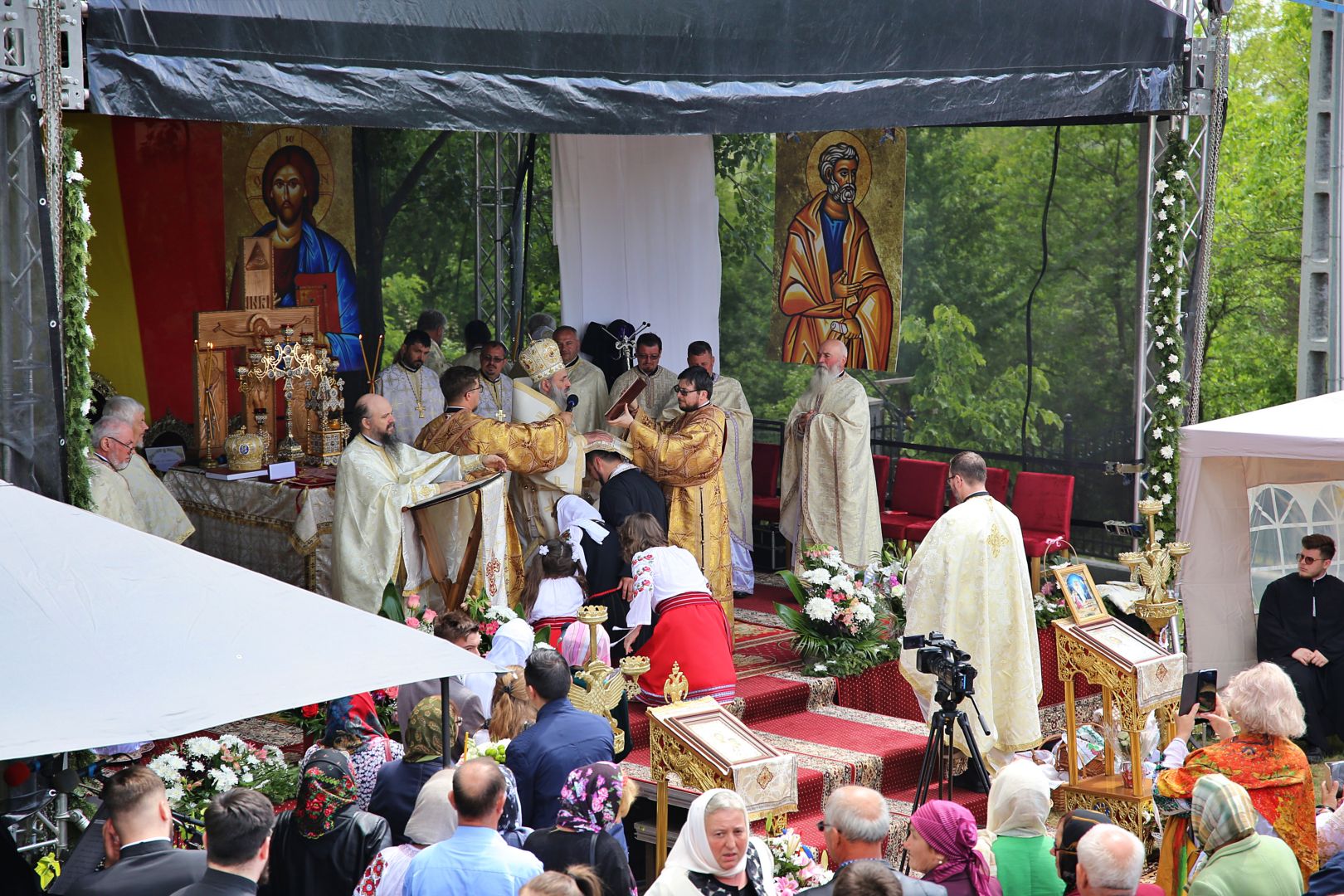 Mitropolitul Andreas, către credincioșii din Rusenii Noi: „Brațele Domnului sunt larg deschide și o inimă largă ne cuprinde pe toți”