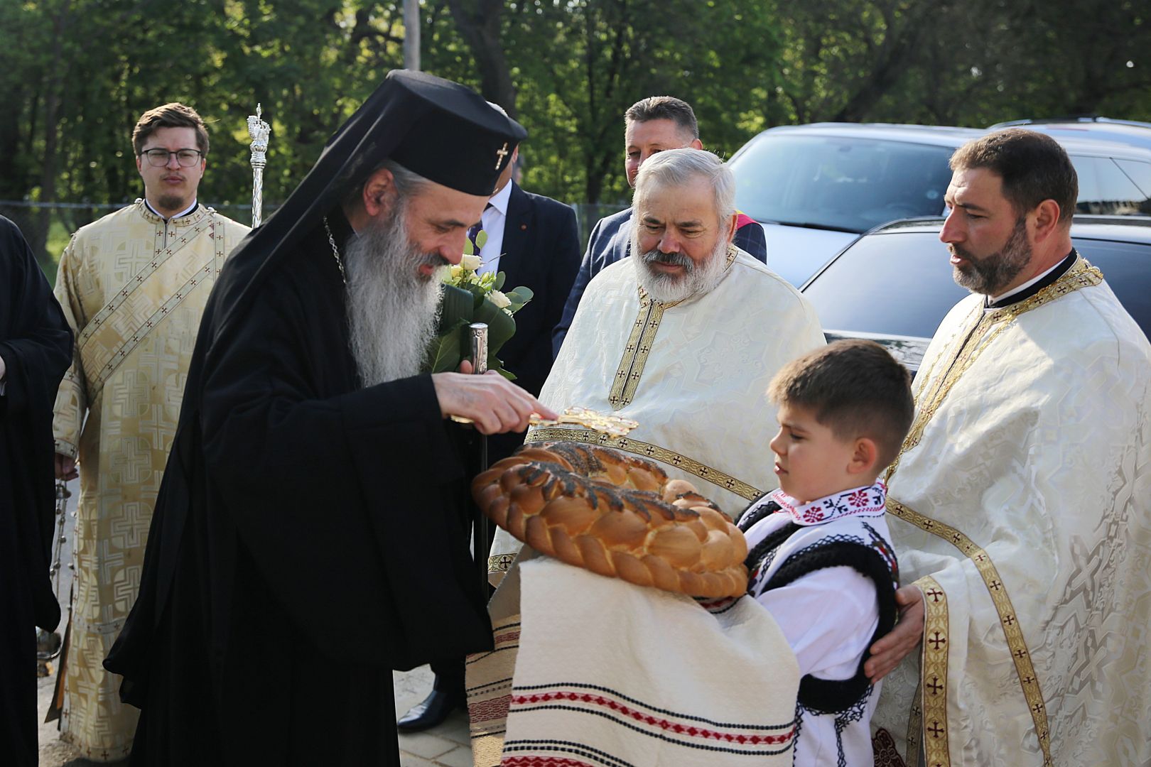 O biserică din 1849 a fost resfințită astăzi de Mitropolitul Moldovei și Bucovinei