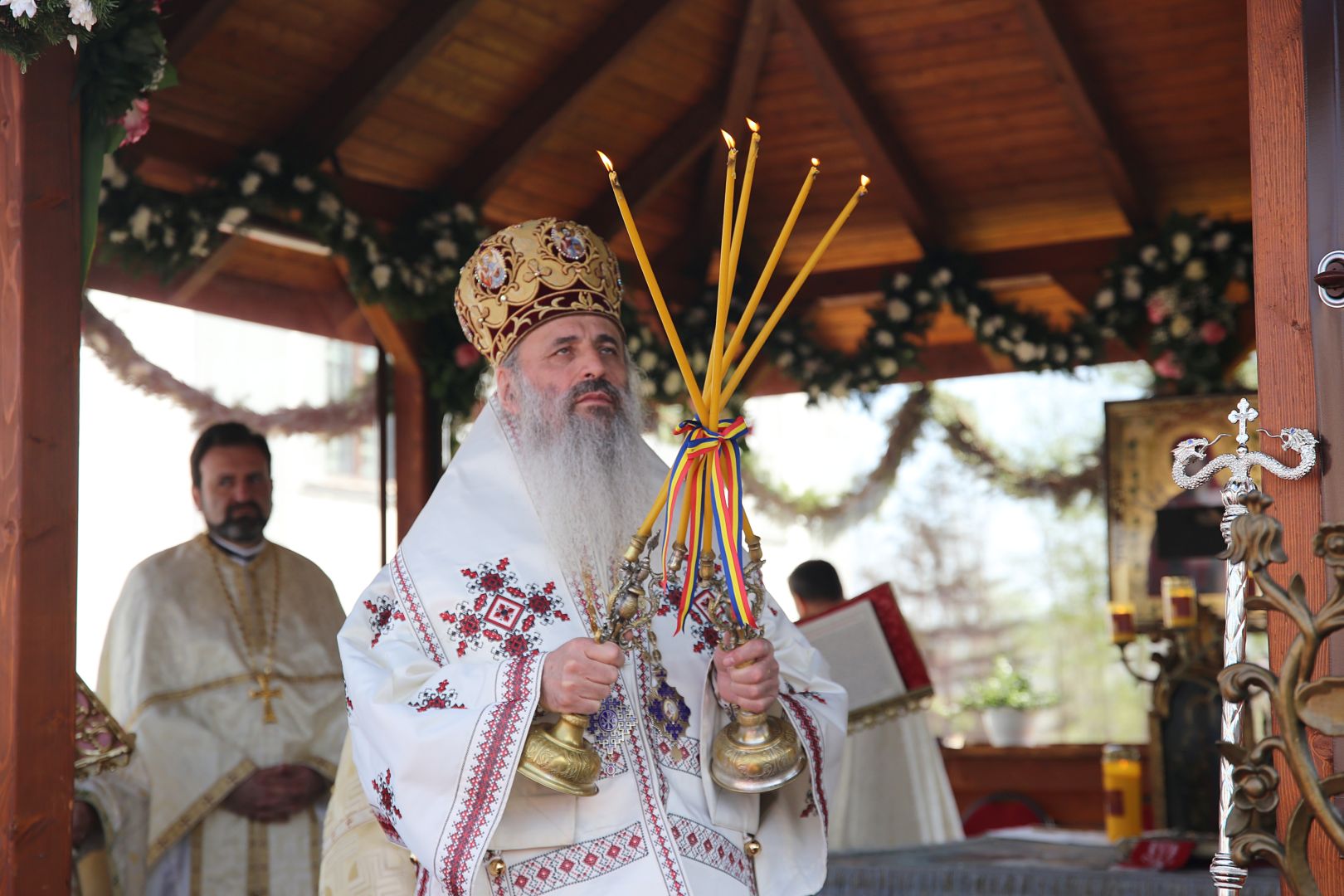 O biserică din 1849 a fost resfințită astăzi de Mitropolitul Moldovei și Bucovinei