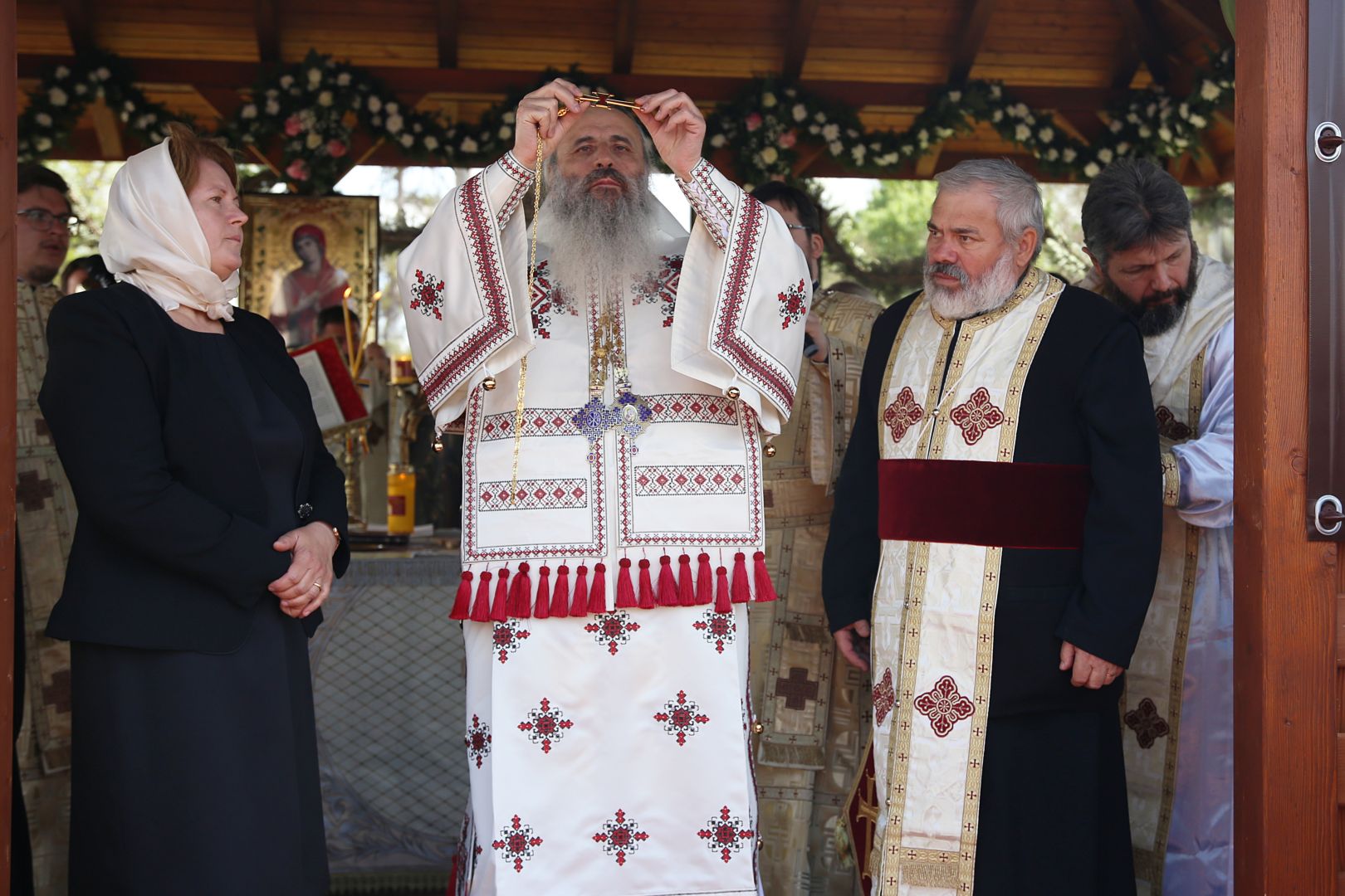 O biserică din 1849 a fost resfințită astăzi de Mitropolitul Moldovei și Bucovinei