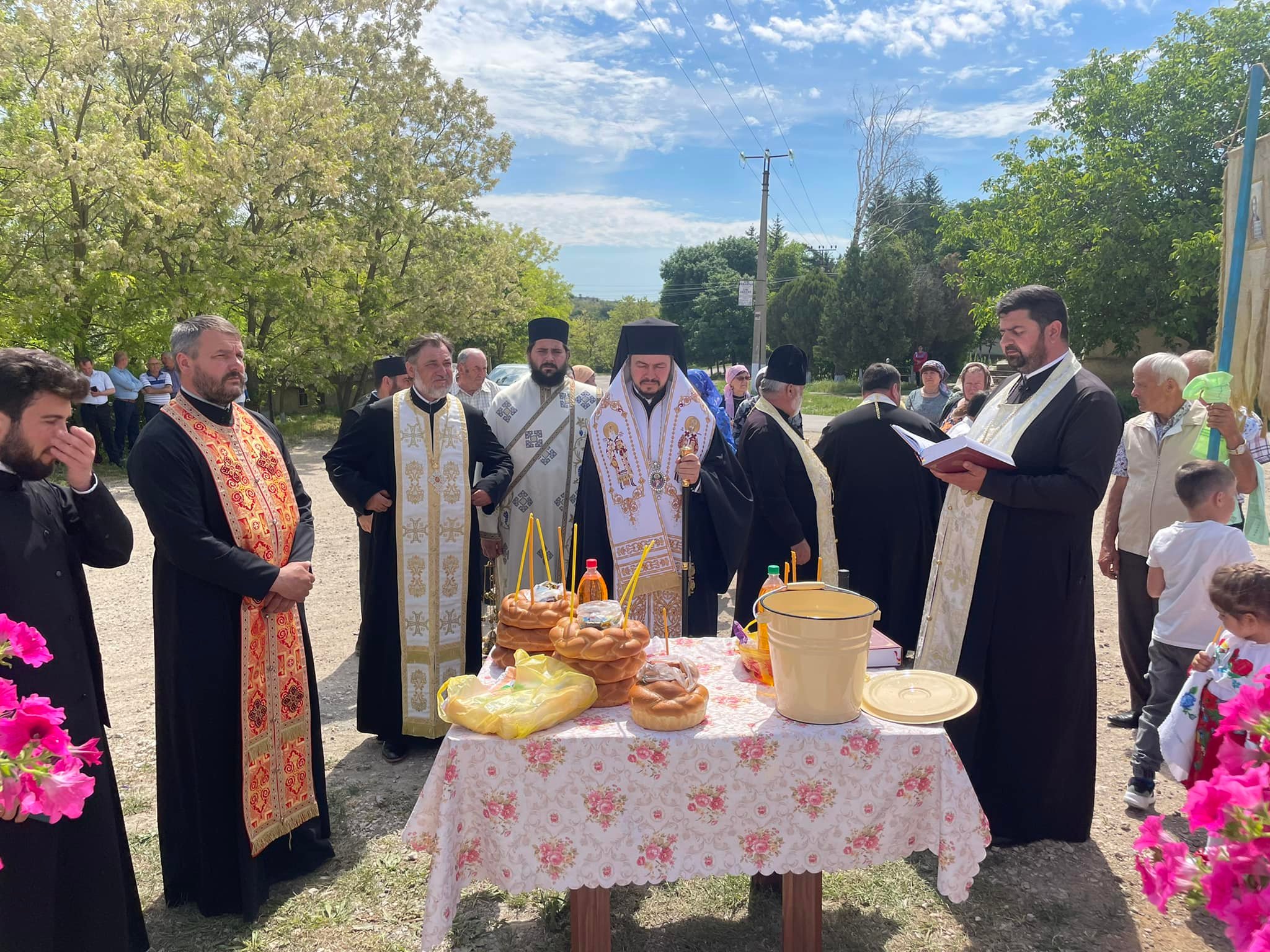 PS Veniamin a sfinţit o troiţă în Parohia Javgur, Protopopiatul Cimişlia