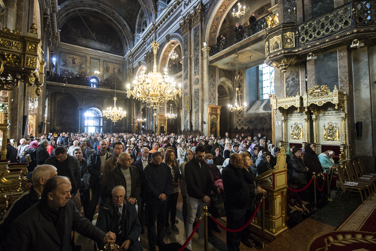 Preasfințitul Părinte Veniamin la Catedrală: „Ne împărtășim de prezența lui Hristos în viața noastră prin credință”