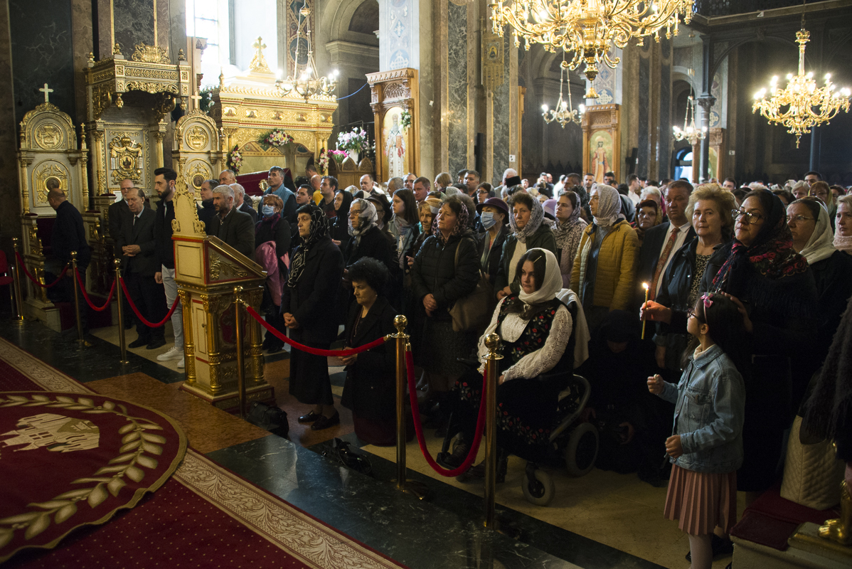 Preasfințitul Părinte Veniamin la Catedrală: „Ne împărtășim de prezența lui Hristos în viața noastră prin credință”