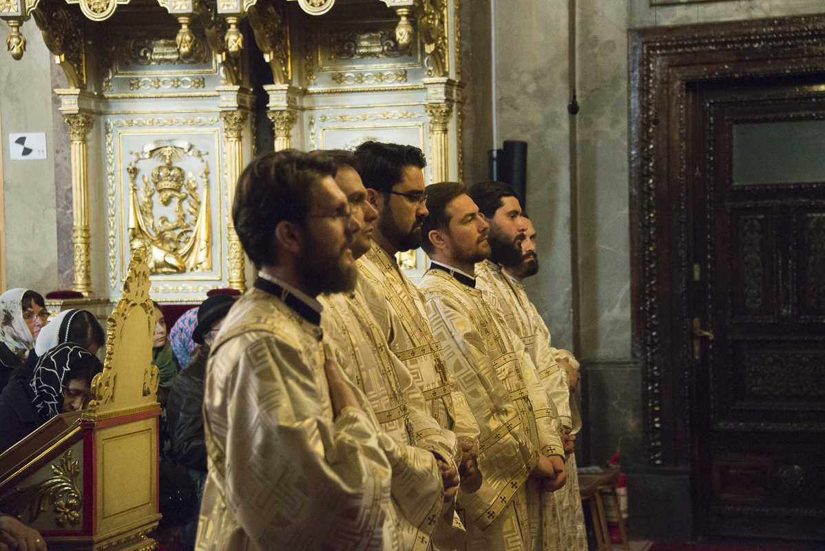 Preasfințitul Părinte Veniamin la Catedrală: „Ne împărtășim de prezența lui Hristos în viața noastră prin credință”