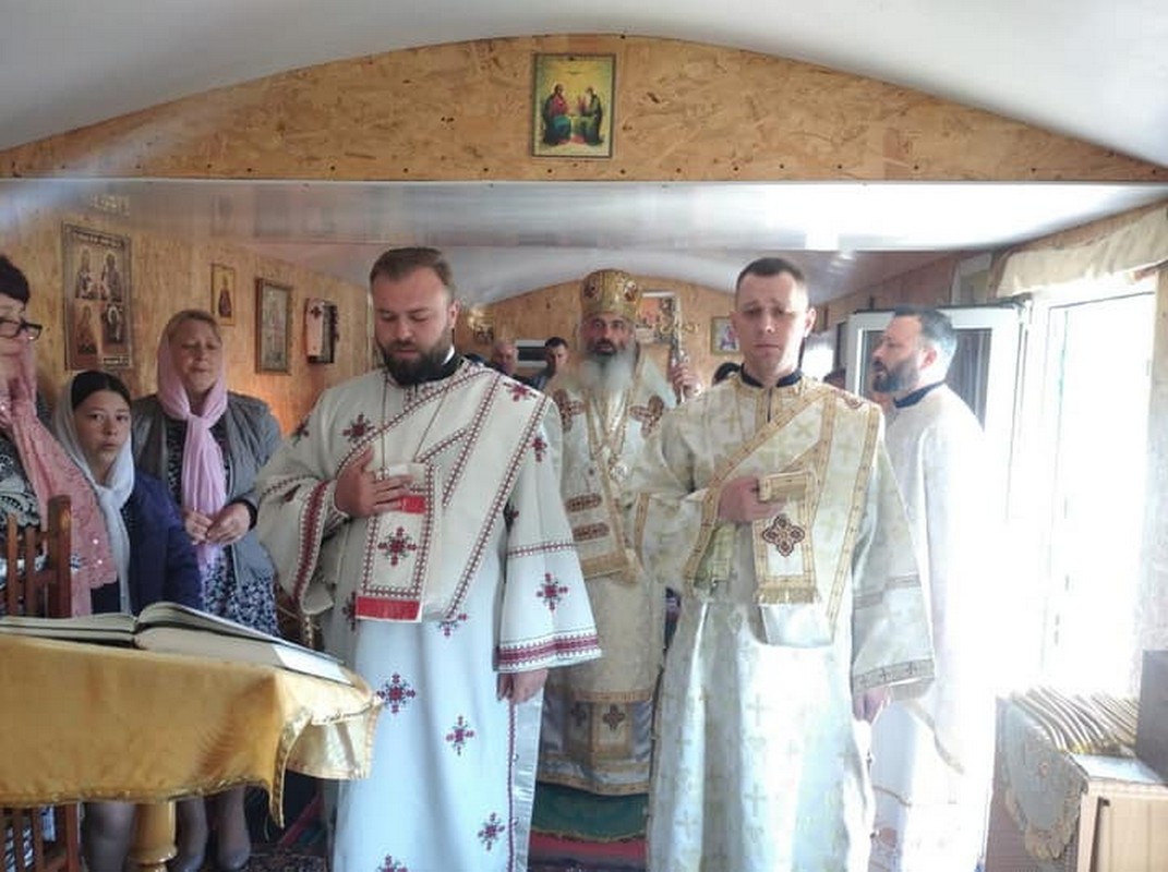 Liturghie arhierească în Parohia „Sfântul Ierarh Nicolae” – Ocniţa