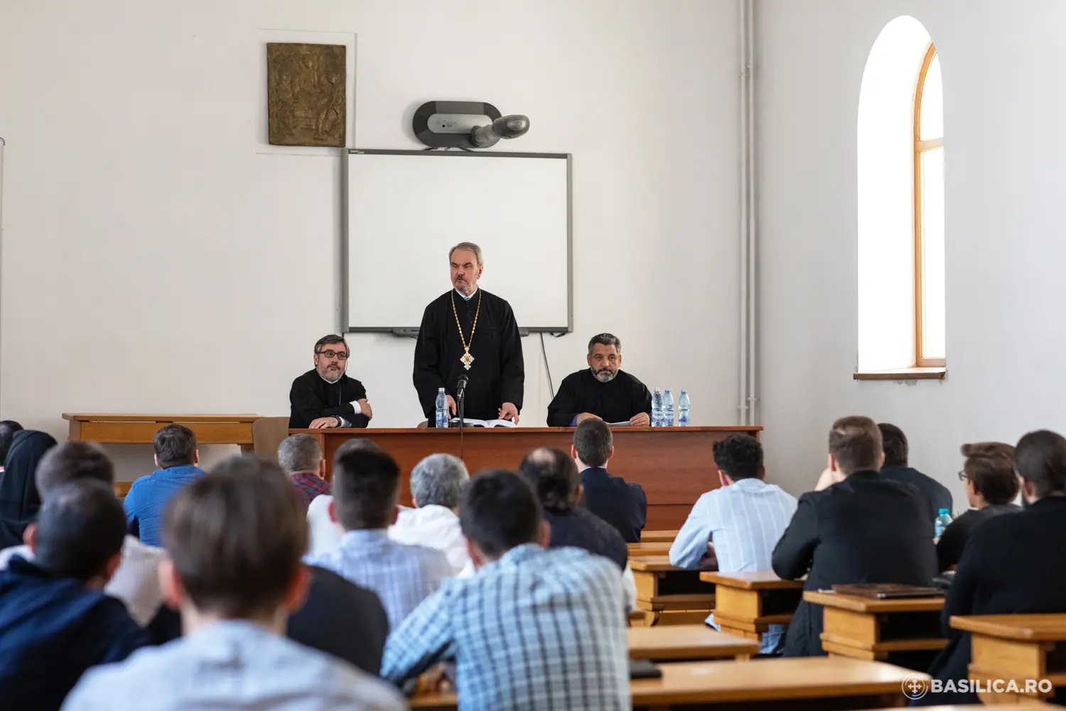 A fost lansat un nou manual de Istorie Bisericească Universală pentru Facultățile de Teologie