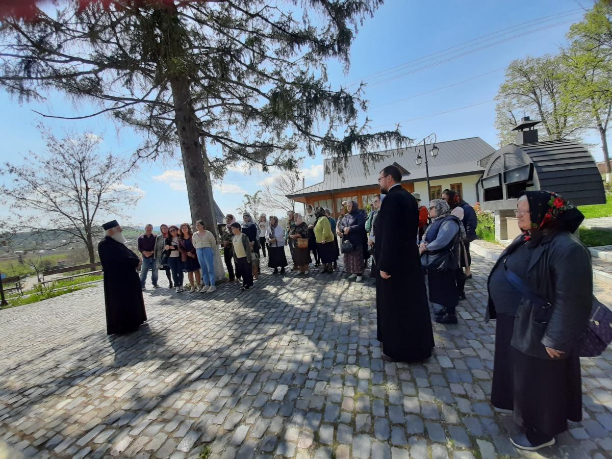 Beneficiarii Centrului de socializare „Osana” din Bacău, în pelerinaj