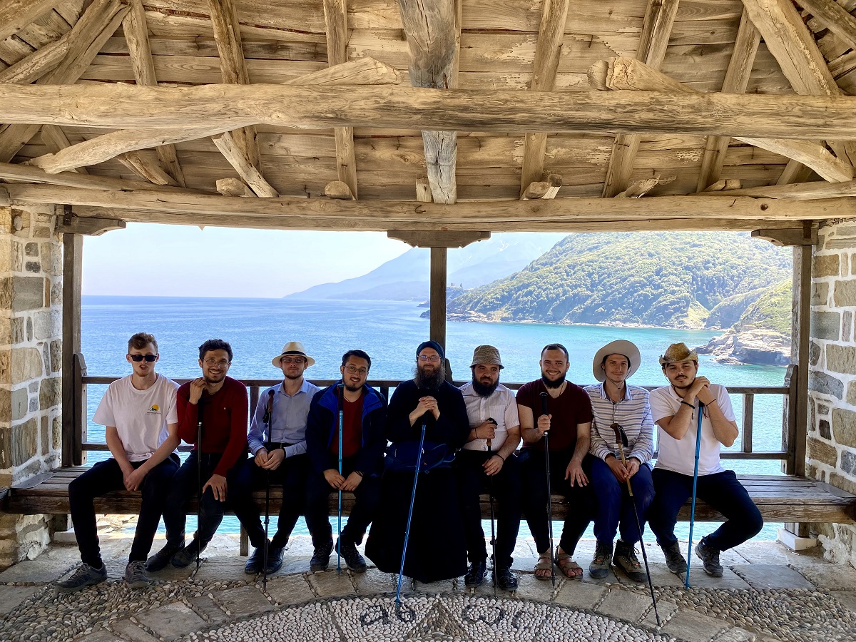 Pelerini prin Sfântul Munte