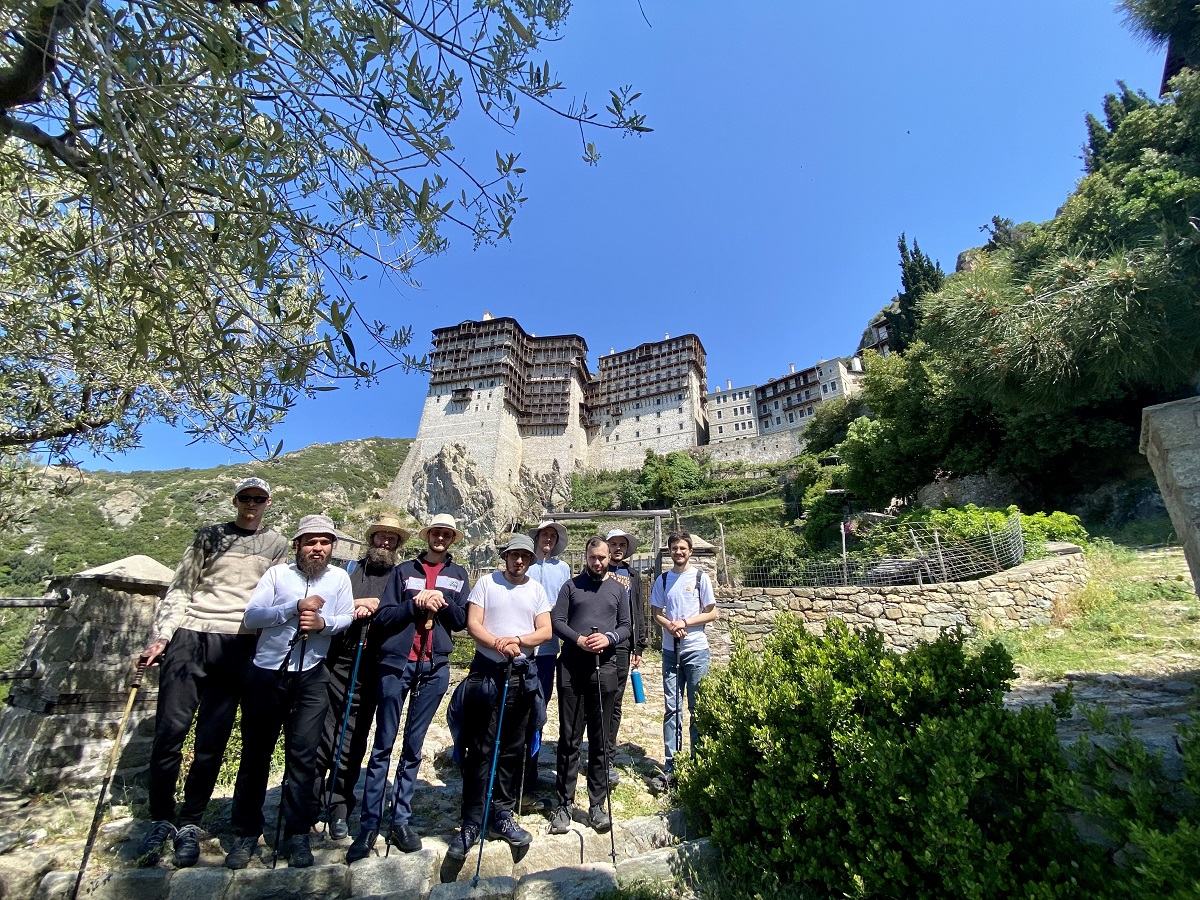 Pelerini prin Sfântul Munte