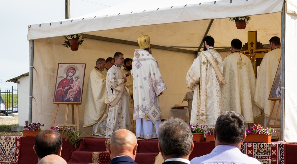 PS Nichifor Botoșăneanul, prezent la hramul Parohiei Săcărești