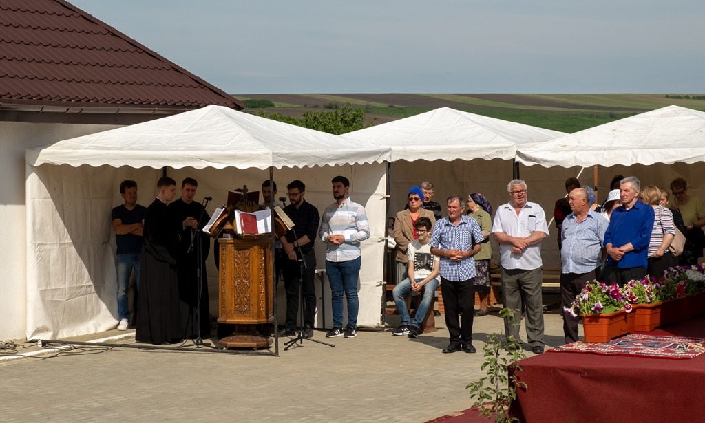 PS Nichifor Botoșăneanul, prezent la hramul Parohiei Săcărești