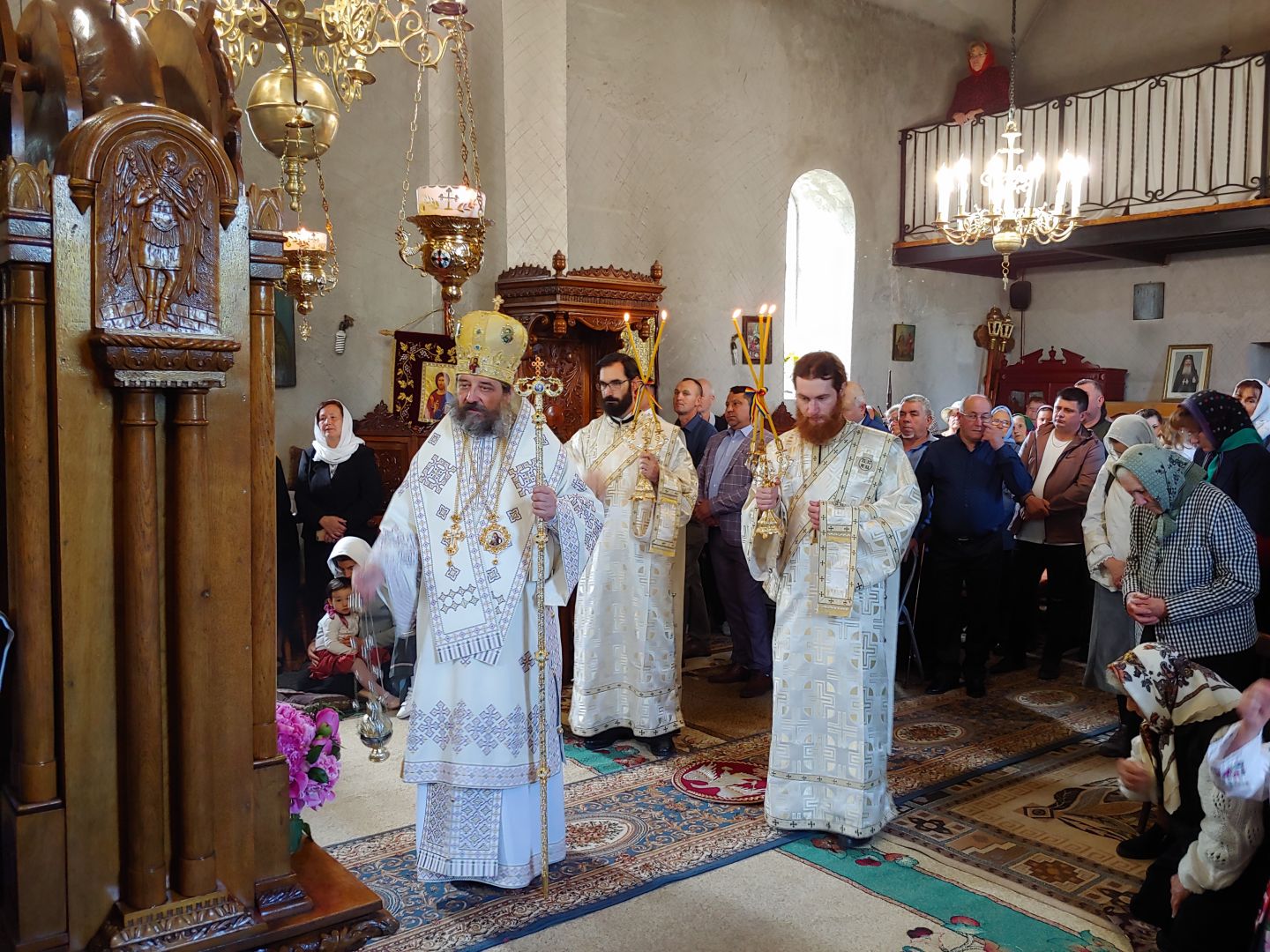 Slujbă arhierească la Parohia ieșeană Vulturi