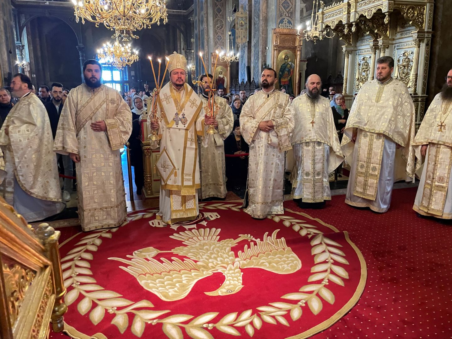 Preasfințitul Părinte Veniamin la Catedrală: „Ne împărtășim de prezența lui Hristos în viața noastră prin credință”