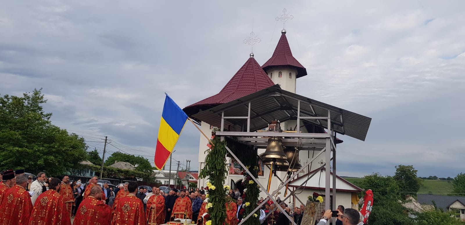 Sfințire de clopote noi în Protopopiatul Târgu Neamț