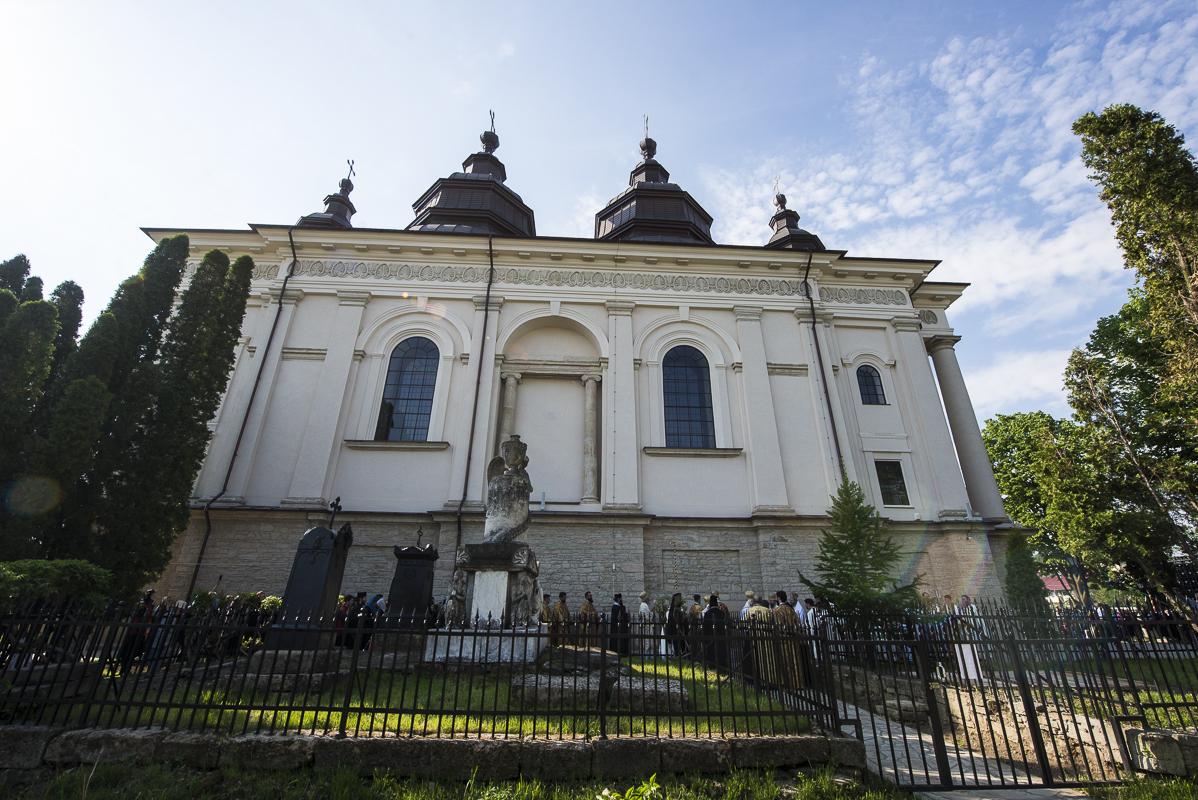 (Video) Ansamblul Mănăstirii Frumoasa din cetatea Iașului a fost resfințit de 6 ierarhi