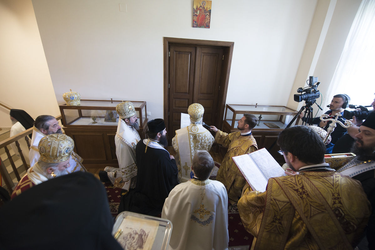 Șase ierarhi prezenți la slujbele de sfințire și binecuvântare ale ansamblului monahal de la Frumoasa