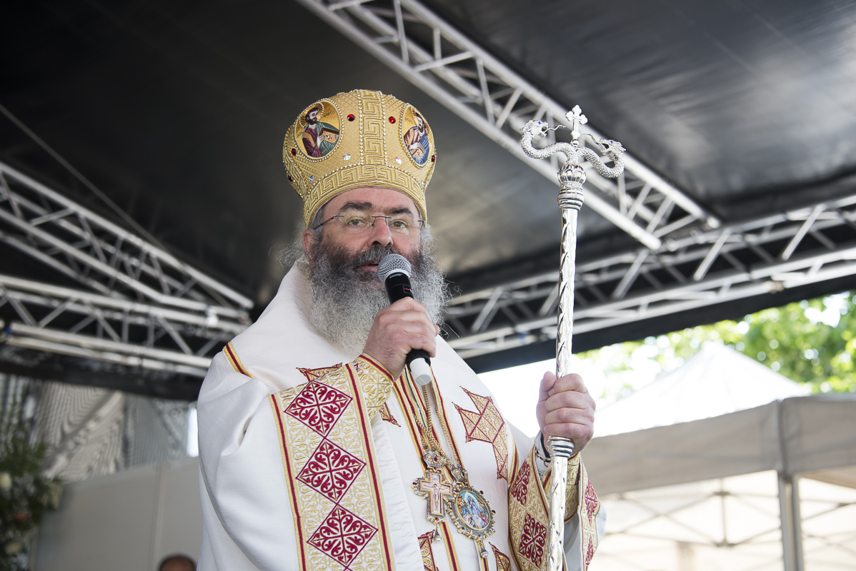 Șase ierarhi prezenți la slujbele de sfințire și binecuvântare ale ansamblului monahal de la Frumoasa