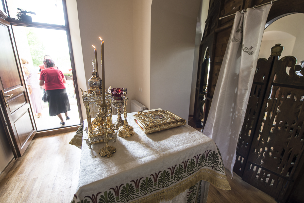 Șase ierarhi prezenți la slujbele de sfințire și binecuvântare ale ansamblului monahal de la Frumoasa