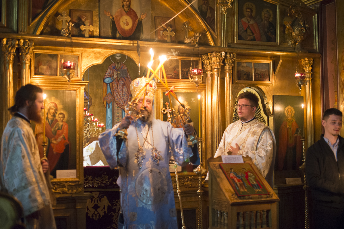 PS Părinte Nichifor Botoșăneanul s-a rugat împreună cu studenții teologi