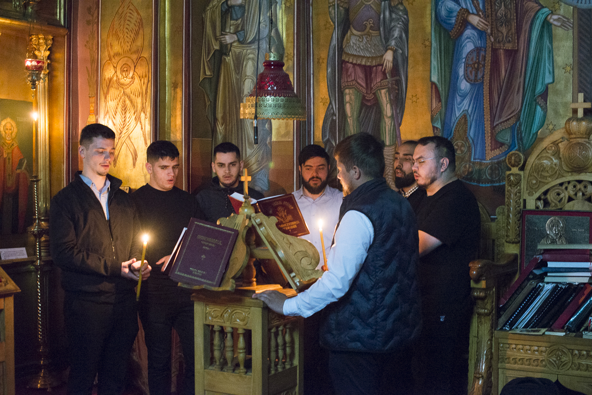 PS Părinte Nichifor Botoșăneanul s-a rugat împreună cu studenții teologi