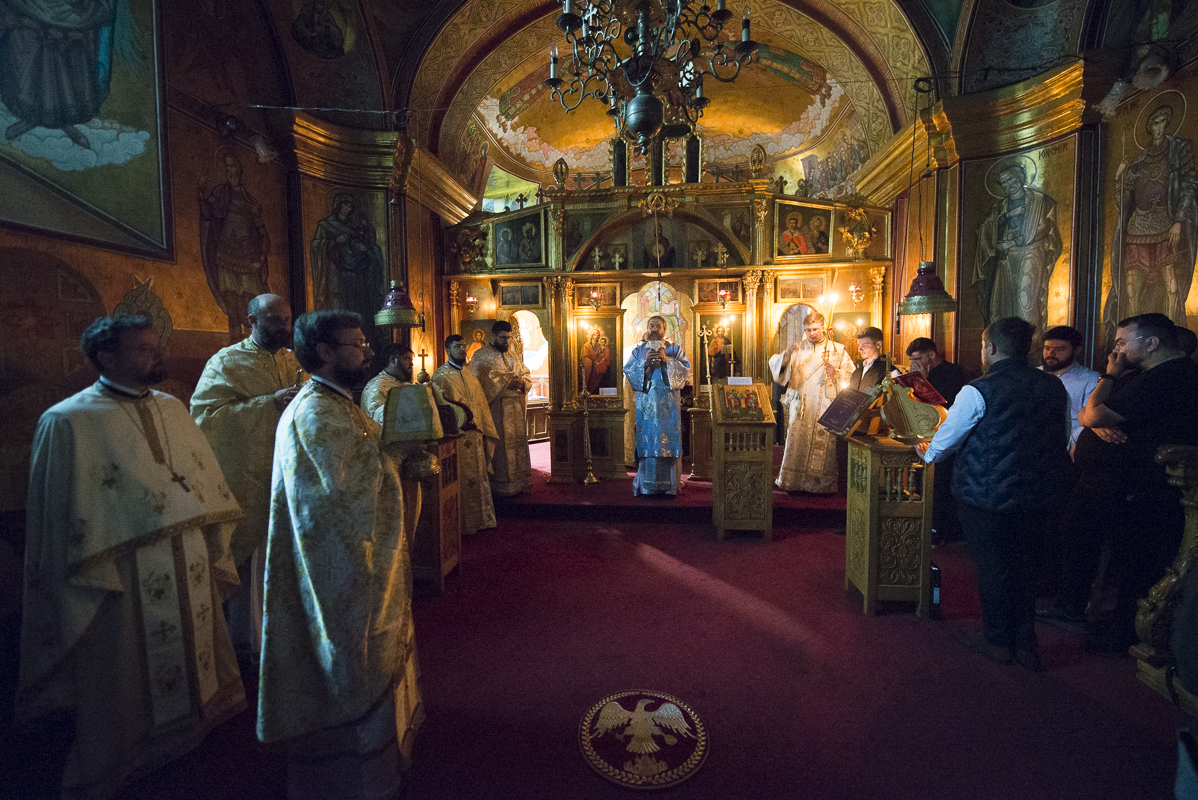 PS Părinte Nichifor Botoșăneanul s-a rugat împreună cu studenții teologi