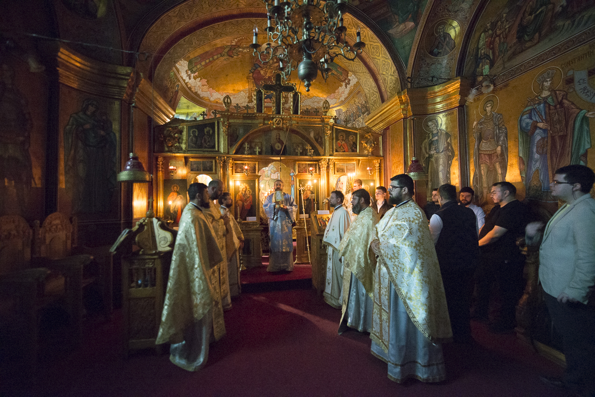 PS Părinte Nichifor Botoșăneanul s-a rugat împreună cu studenții teologi