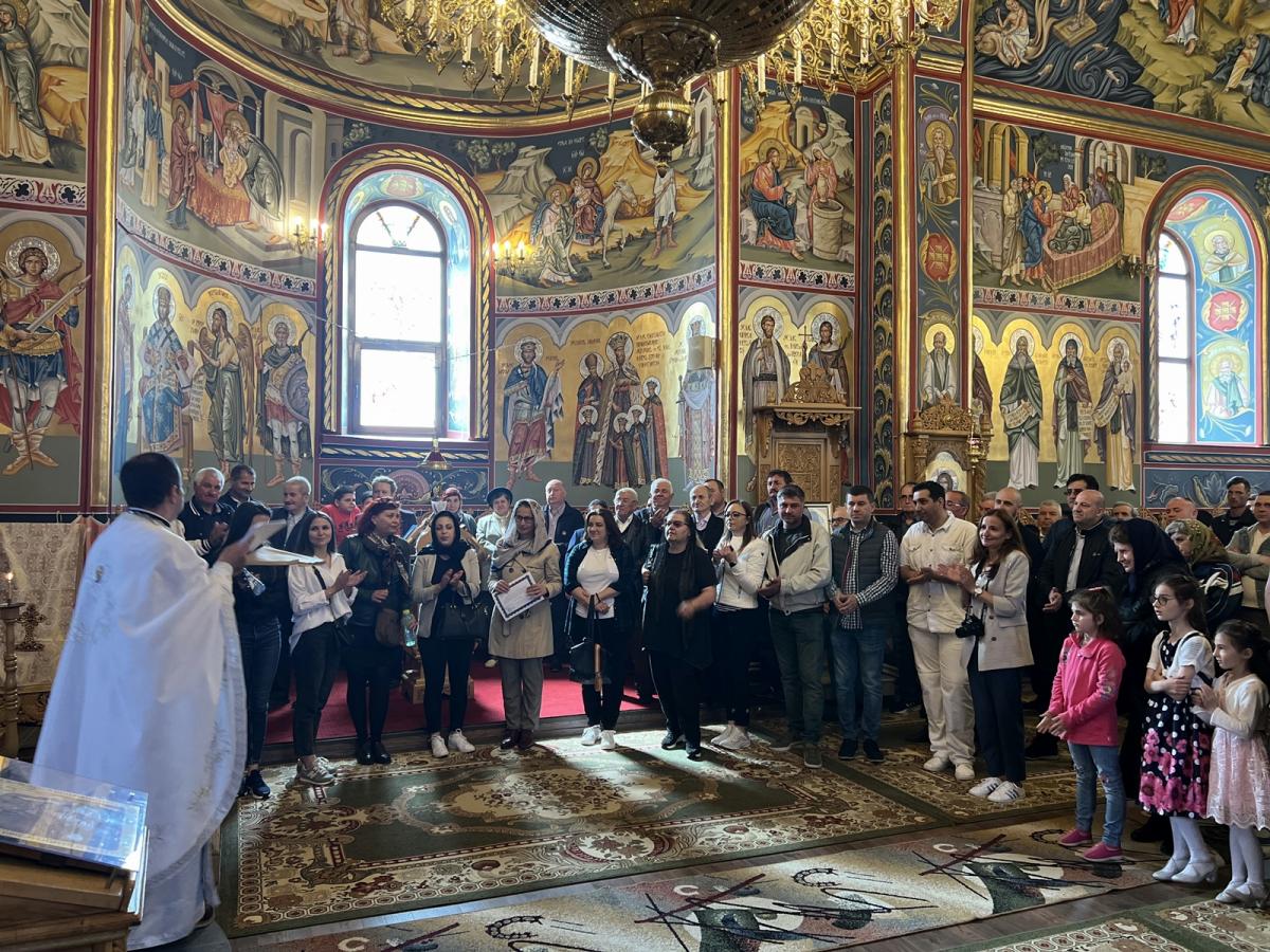 Tinerii din Parohia Leorda s-au întâlnit cu studenţii Universităţii „Vasile Alecsandri” din Bacău