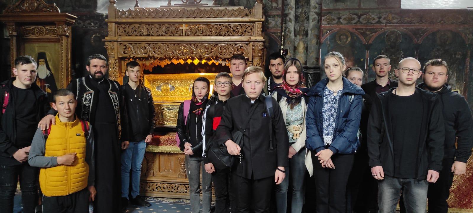 Pelerinaj pe urmele sfinților nemțeni, organizat de Seminarul Teologic „Sfântul Ioan Iacob” din Dorohoi