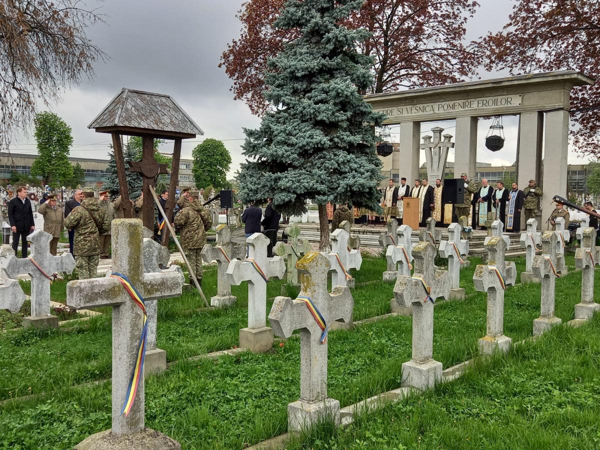 Eroii neamului, comemorați la Cimitirul „Eternitatea” din Roman